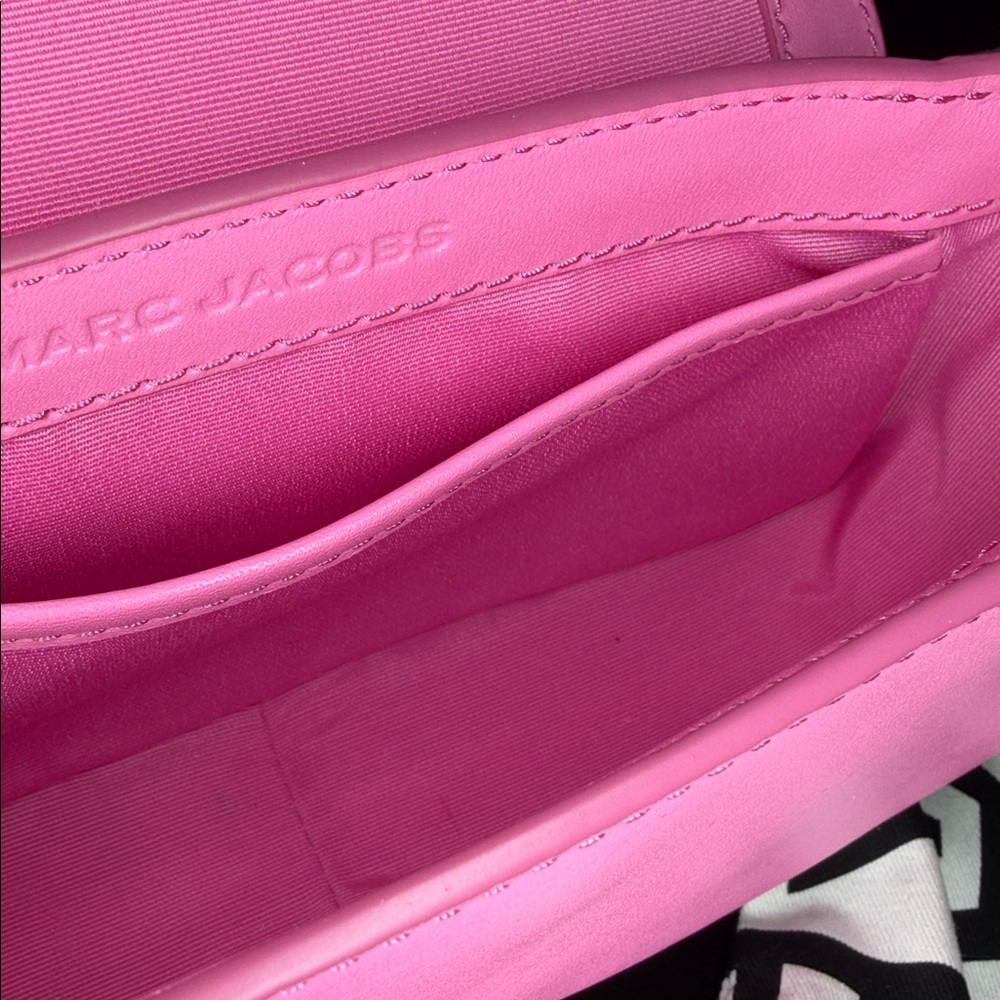 MarcJacobs NWOT  Clove Crossbody /shoulder bag bubblegum pinks/dust bag - Picture 9 of 10